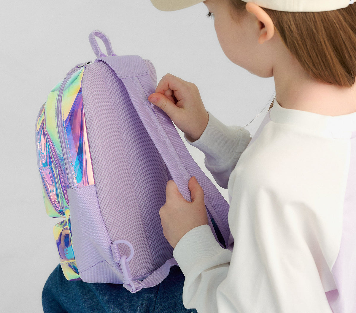 지퍼를 닫아 백팩으로