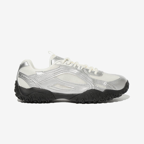 <우즈 착용> 휠라 에샤페 실버문