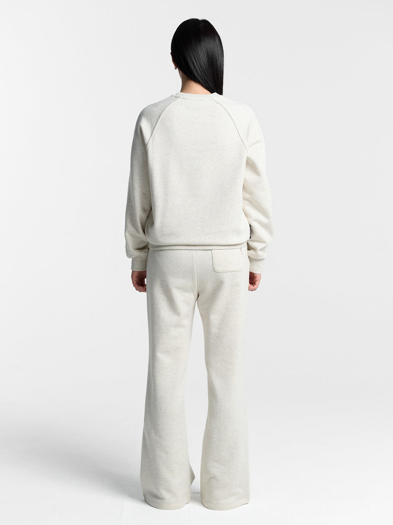 에센셜 스몰로고 맨투맨