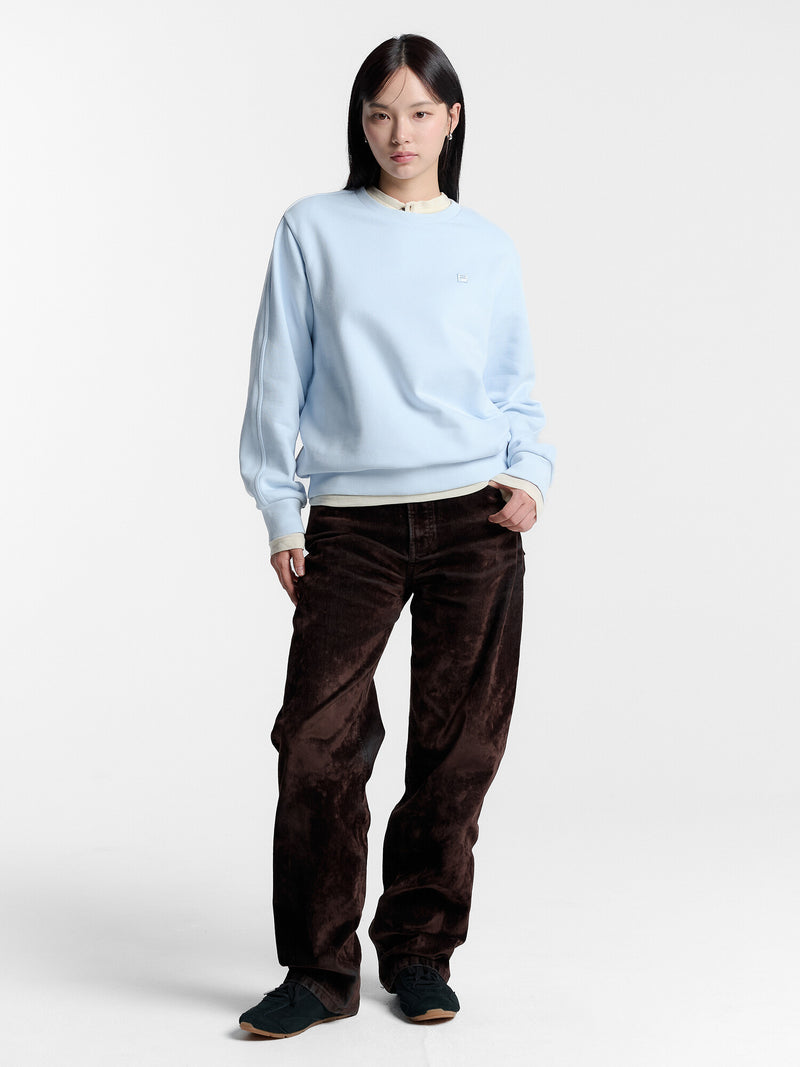 에센셜 스몰로고 맨투맨