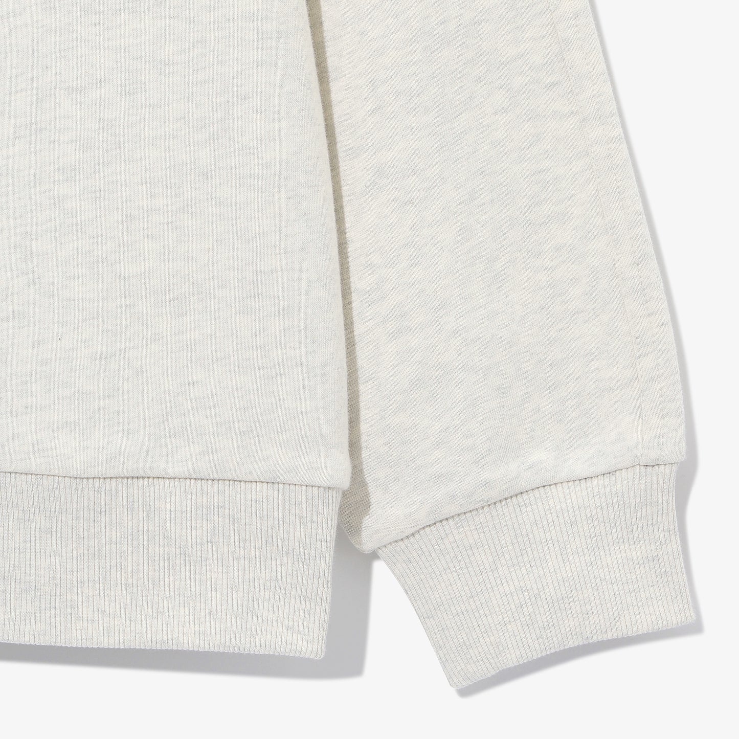 에센셜 스몰로고 맨투맨 - 05